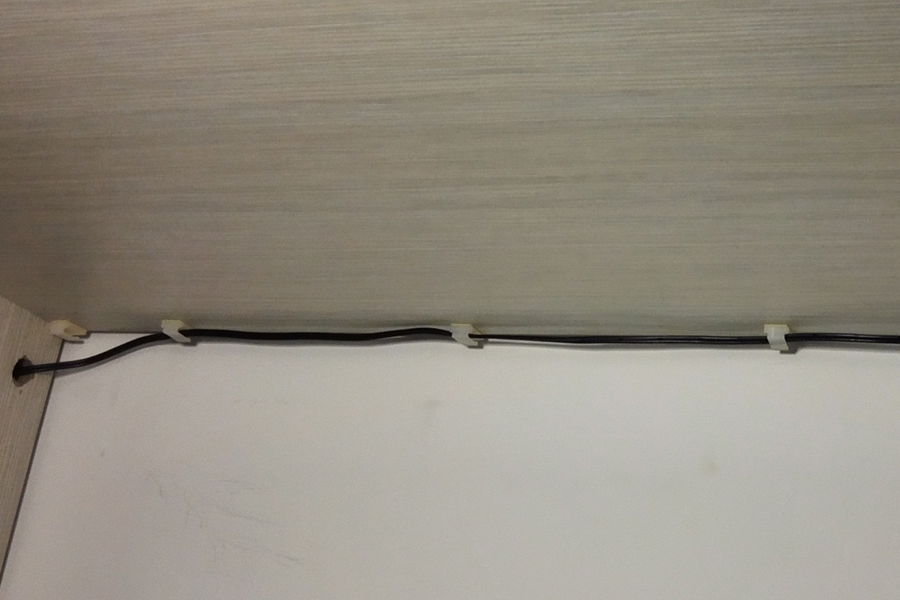 Cable clips 